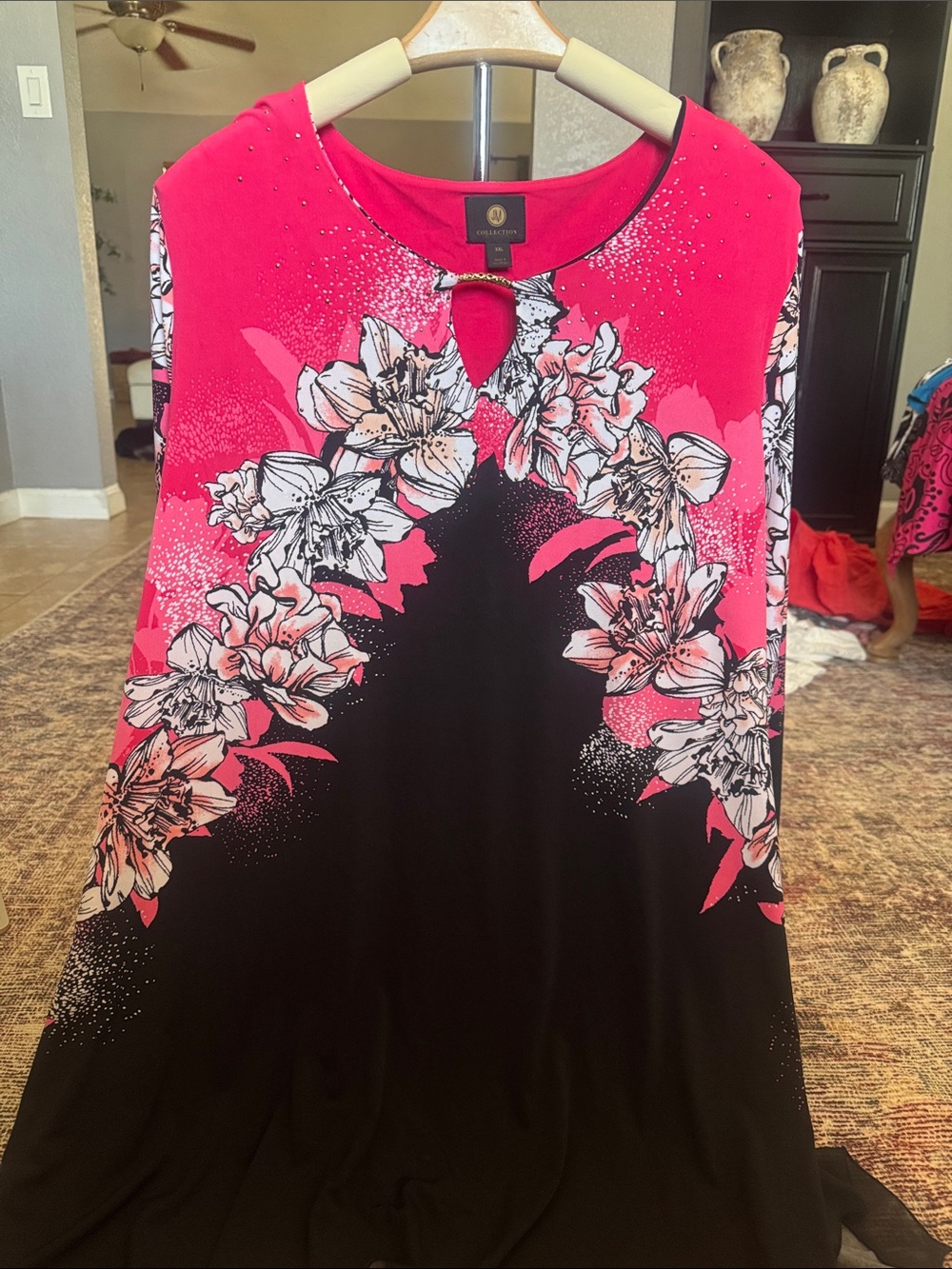 JM Collection Pink and Black Floral Keyhole Sleeveless Blouse